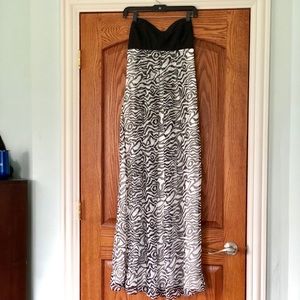 Black & white maxi dress